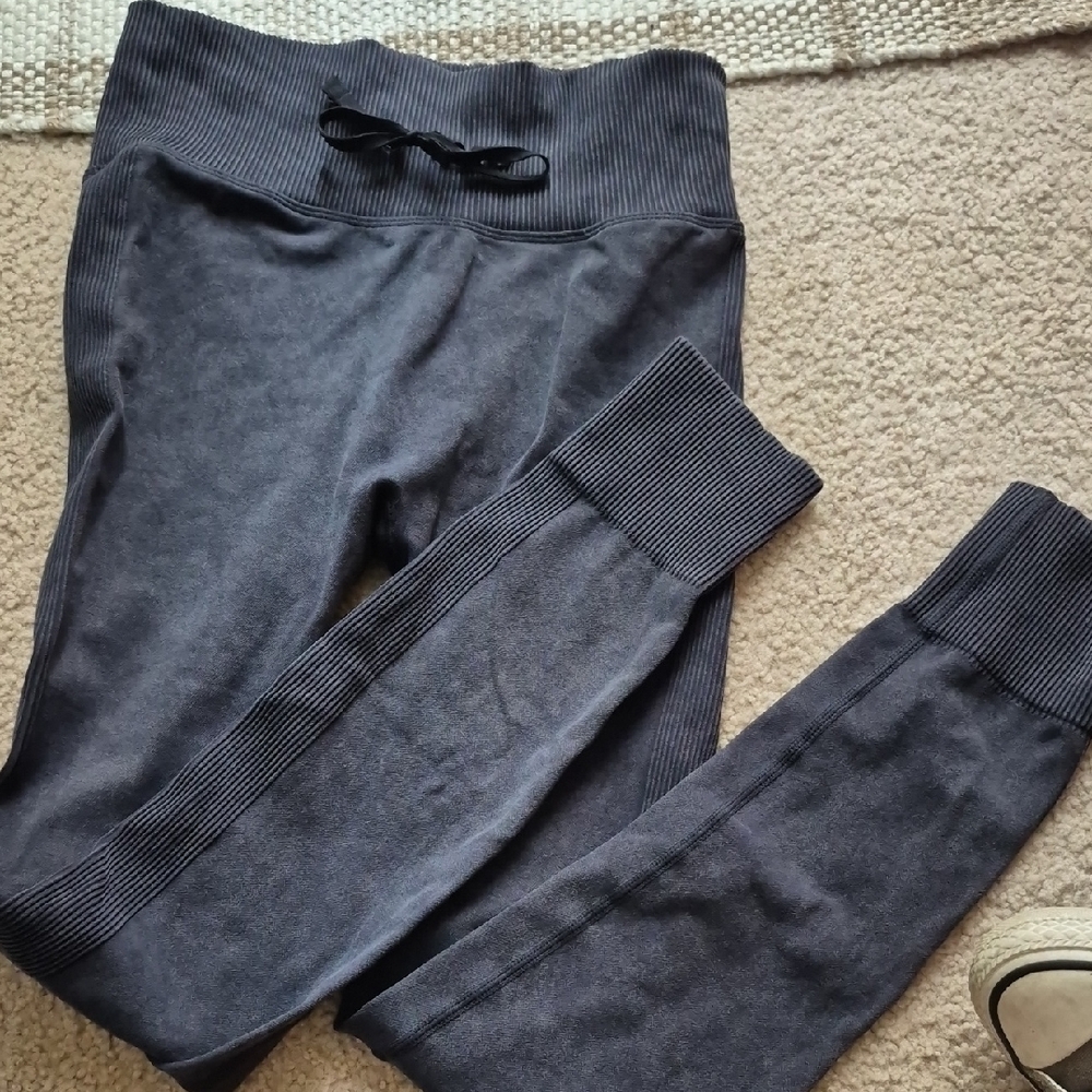 Gray Ribbed Leggings